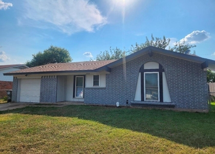 2605 Arlington Lane - Photo 1
