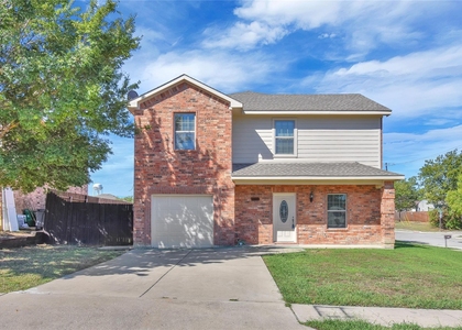 1102 Parkway Trail - Photo 1