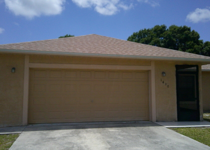 1490 Se Grapeland Avenue - Photo 1
