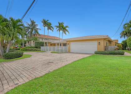 2100 Ne 30th Street - Photo 1