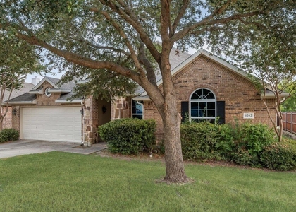 1202 Chestnut Hill Drive - Photo 1