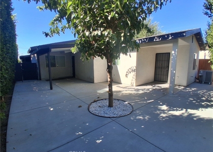 13716 Hoyt - Photo 1