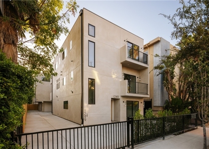 1247 Seward Street - Photo 1