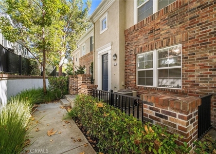 4 Bloomington - Photo 1