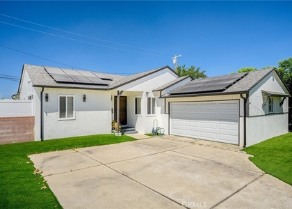 11007 Collett - Photo 1