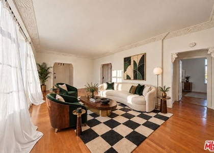 1314 N Hayworth Avenue - Photo 1