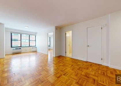 Fourth Avenue - Photo 1