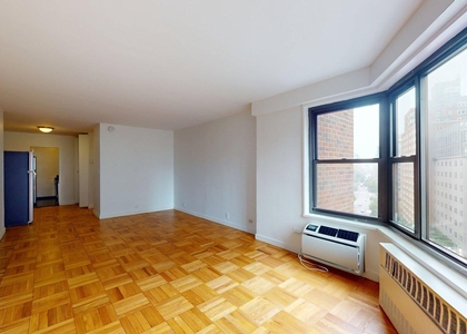 Fourth Avenue - Photo 1