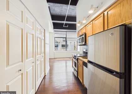 1600 Chestnut Street - Photo 1