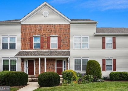 618 Songbird Court - Photo 1