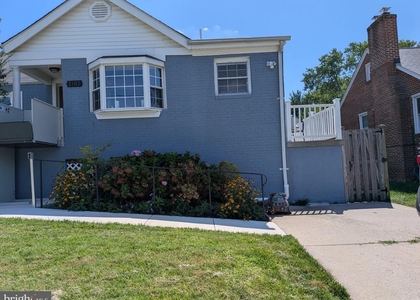 2102 Luzerne Avenue - Photo 1