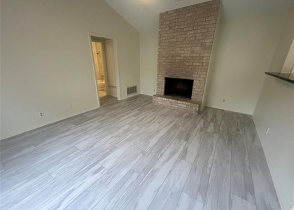 807 Lloyd Ln - Photo 1