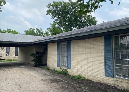 2015 Greenbrook Pkwy - Photo 1