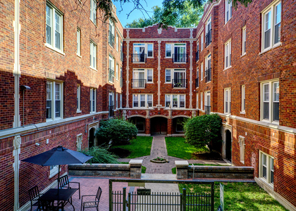 7324 N Damen Avenue - Photo 1