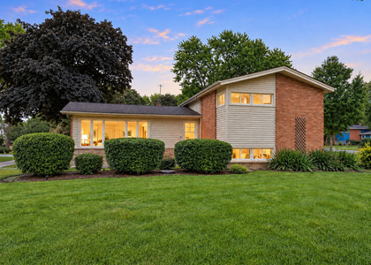 274 W Pleasant Hill Boulevard - Photo 1