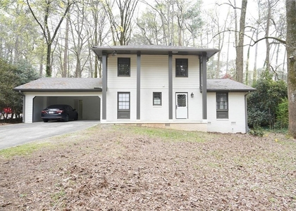 2221 Pinecliff Drive Ne - Photo 1