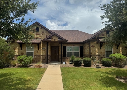 410 Deacon Drive W - Photo 1