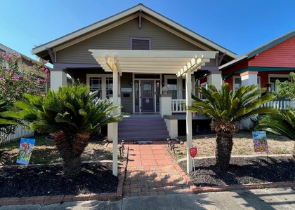 1609 Avenue O - Photo 1