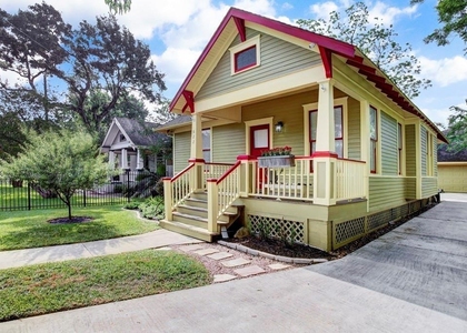 622 W 16th Street - Photo 1