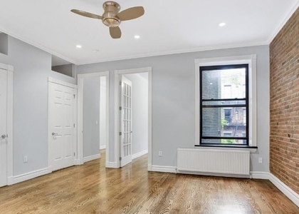 West 50 Street - Photo 1