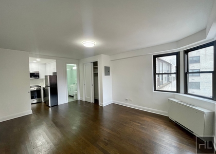 E 16 St - Photo 1