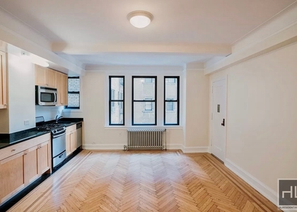 East 68 Street - Photo 1
