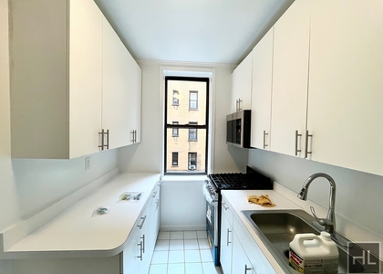 West 45 Street - Photo 1