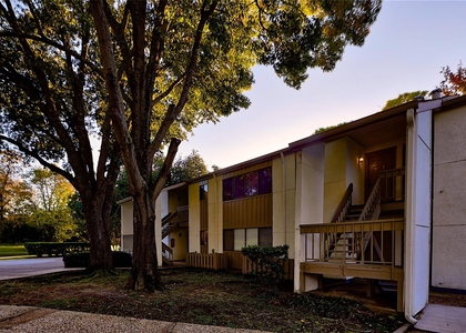 12100 Melville - Photo 1