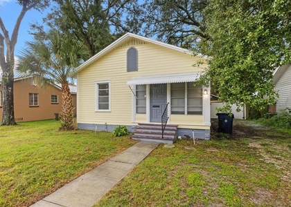 304 W Flora Street - Photo 1