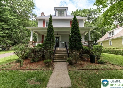 26 Center Ave - Photo 1