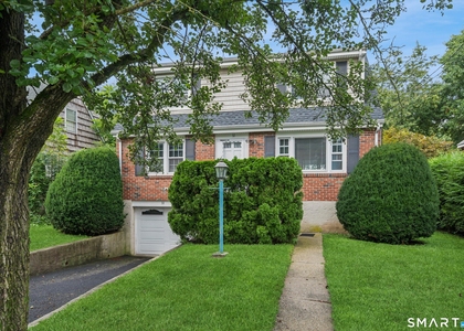 32 Hollow Wood Lane - Photo 1
