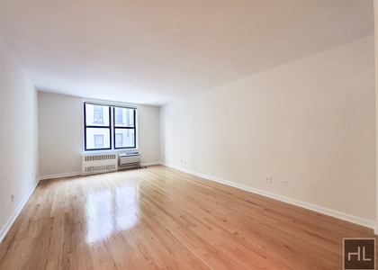 West 16 Street - Photo 1