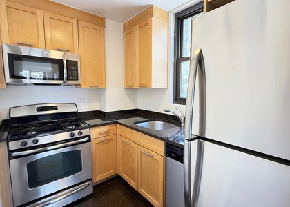 East 49 Street - Photo 1