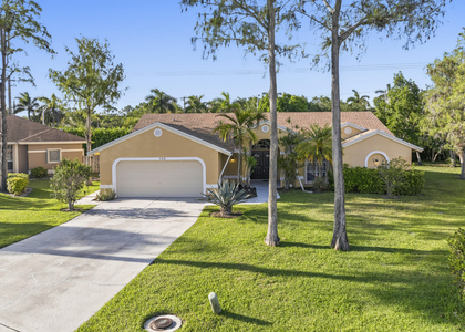 104 Oxford Court - Photo 1