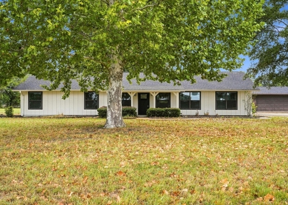7942 Fm 859 - Photo 1