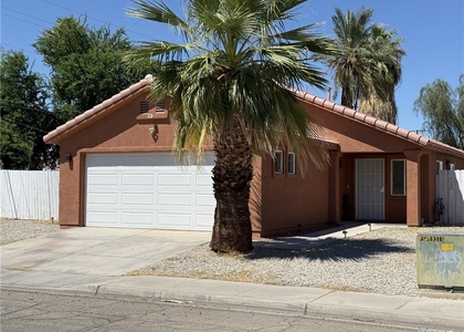 635 W Rice Street - Photo 1