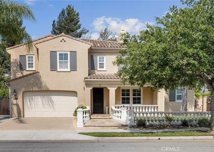 1009 Newhall - Photo 1