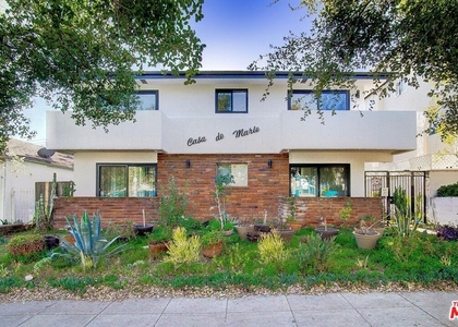 722 Lincoln Boulevard - Photo 1