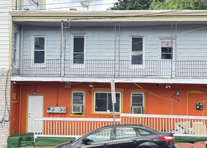 1001 N 11th Street - Photo 1