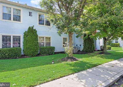 440 Atlanta Court - Photo 1