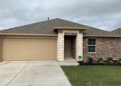 10808 Seguin St - Photo 1