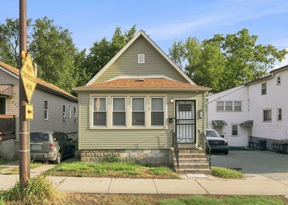 310 E 138th Street - Photo 1