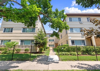 6715 N Hermitage Avenue - Photo 1
