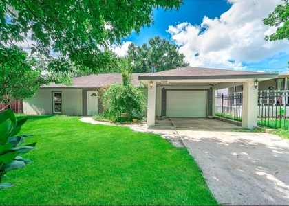 1305 Winchester Dr - Photo 1