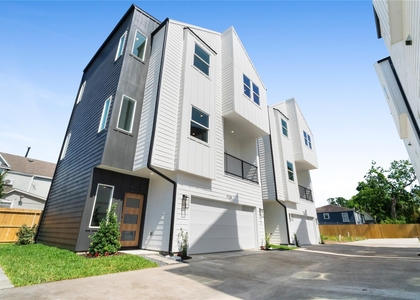 1116 Hogan Street - Photo 1