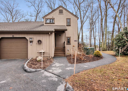 7 Cottonwood Drive - Photo 1