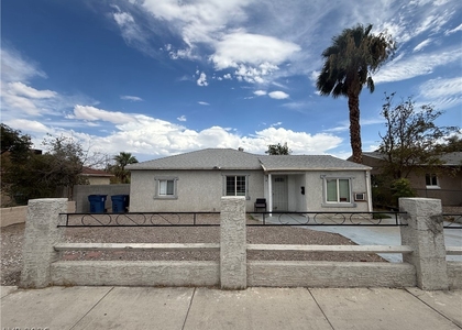 405 S 15th Street - Photo 1