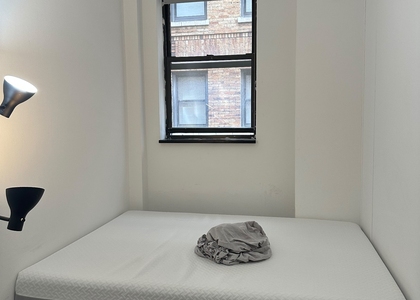 West 34th Street - Photo 1