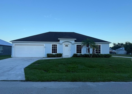 1031 Se 39th Terrace - Photo 1