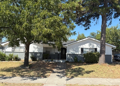 5213 Colorado Boulevard - Photo 1